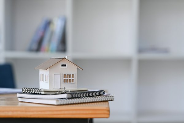 Comprendre le mandat de recherche immobilier pour mieux acheter